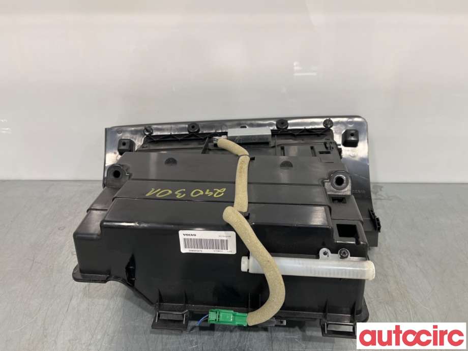 Hanskerom til Volvo XC70 2008-2013 (Type II, Fase 1)  (VOLVO|39857740|)