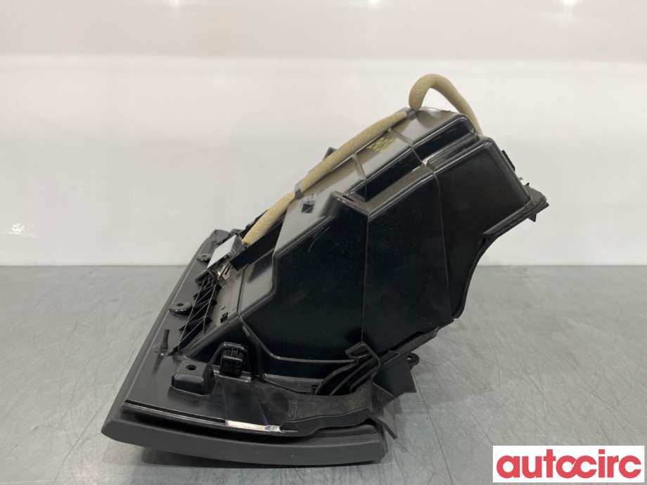 Hanskerom til Volvo XC70 2008-2013 (Type II, Fase 1)  (VOLVO|39857740|)