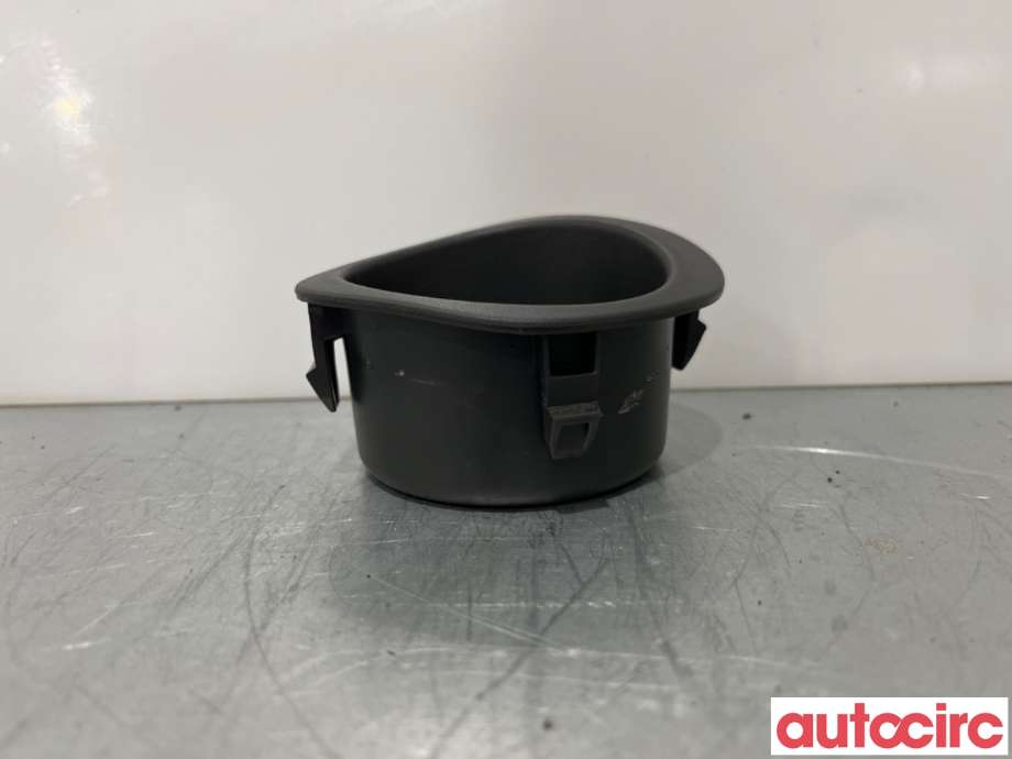 Dashbord koppholder til Opel Vivaro B 2014-2019  (OPEL|93452478|684304832R)