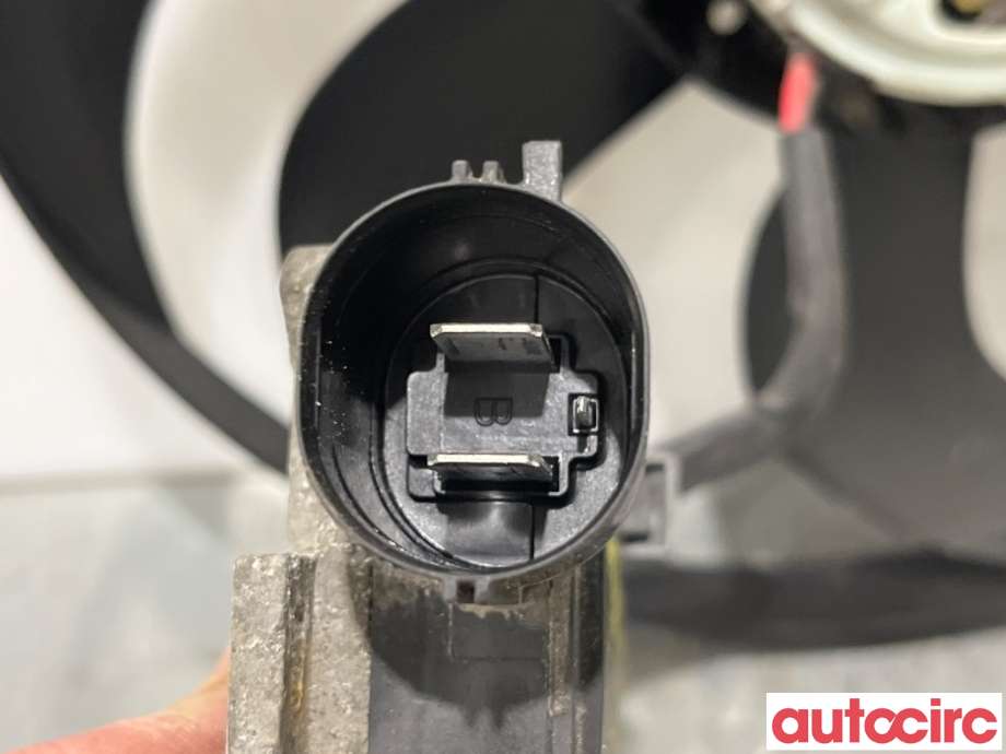 Kjølevifte til Ford Focus 2011-2014 (Type III, Fase 1)  (FORD|2269553||8V61-8C607-E)
