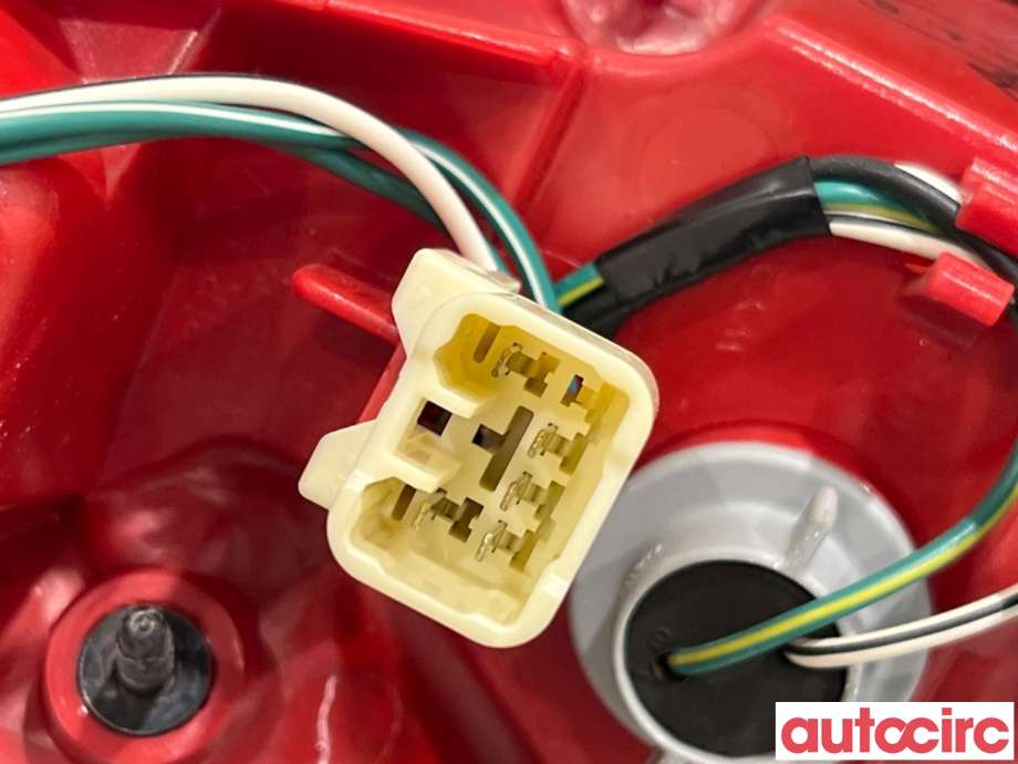 Baklykt høyre til Toyota RAV4 2006-2009 (Type III, Fase 1)  (TOYOTA|8155142091|)