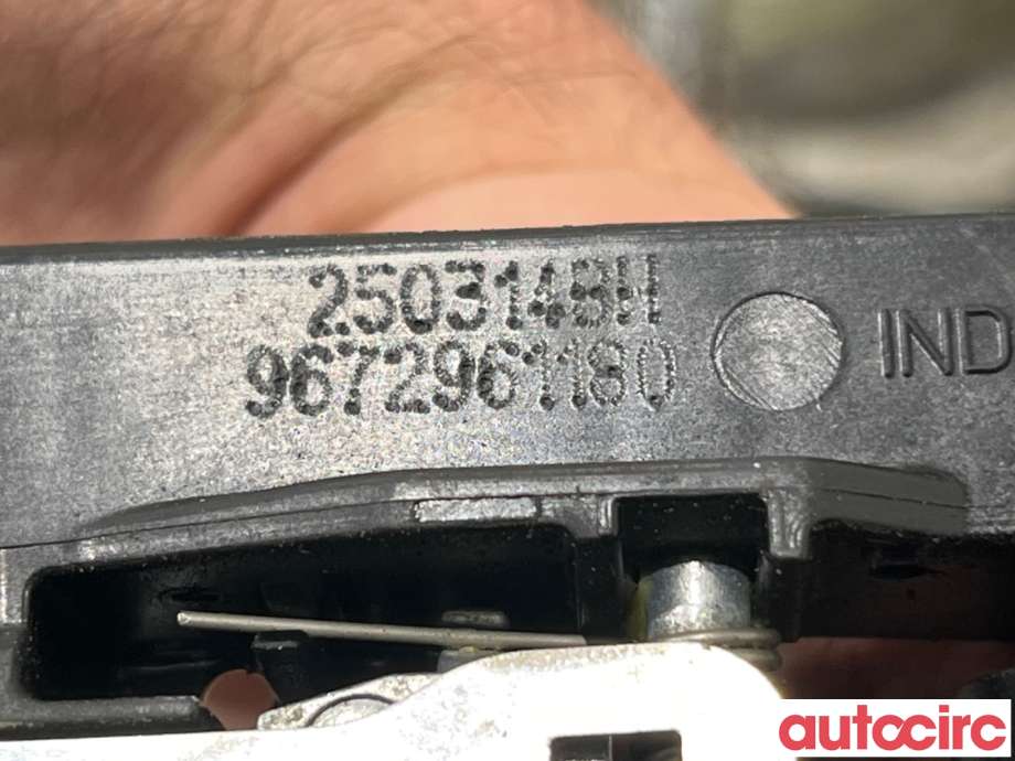 Dørhåndtak utv venstre bak til Peugeot 208 2012-2019 (Type I)  (PEUGEOT|9101GH|9672961180|9109E8)