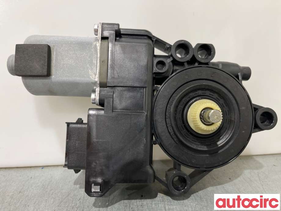Ruteheis venstre foran til Hyundai Ix35 2010-2015  (HYUNDAI|824503J010|F00S1A2624|82450-3J010)