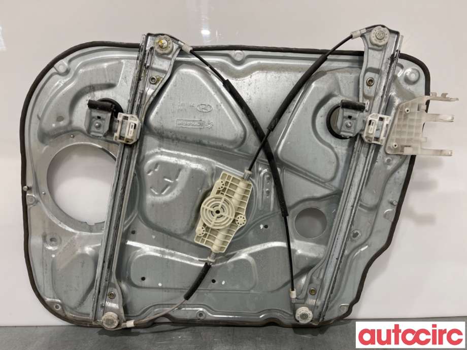 Ruteheis til Hyundai Ix35 2010-2015 (HYUNDAI|824013J001|)