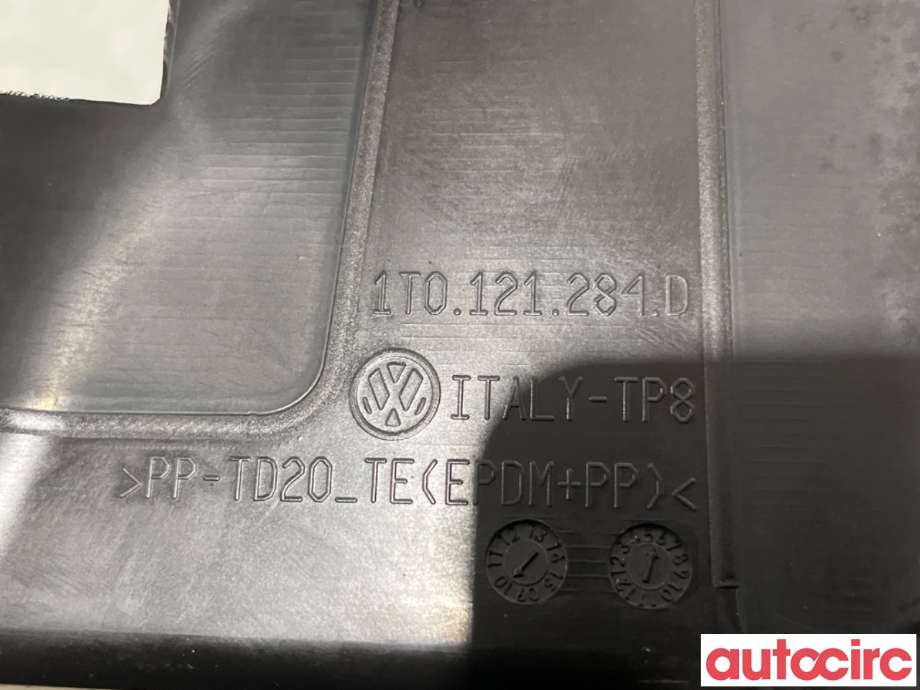 Diverse deler til VW Touran 2010-2015 (Type I, Fase 3)  (VOLKSWAGEN|1T0121284D|)