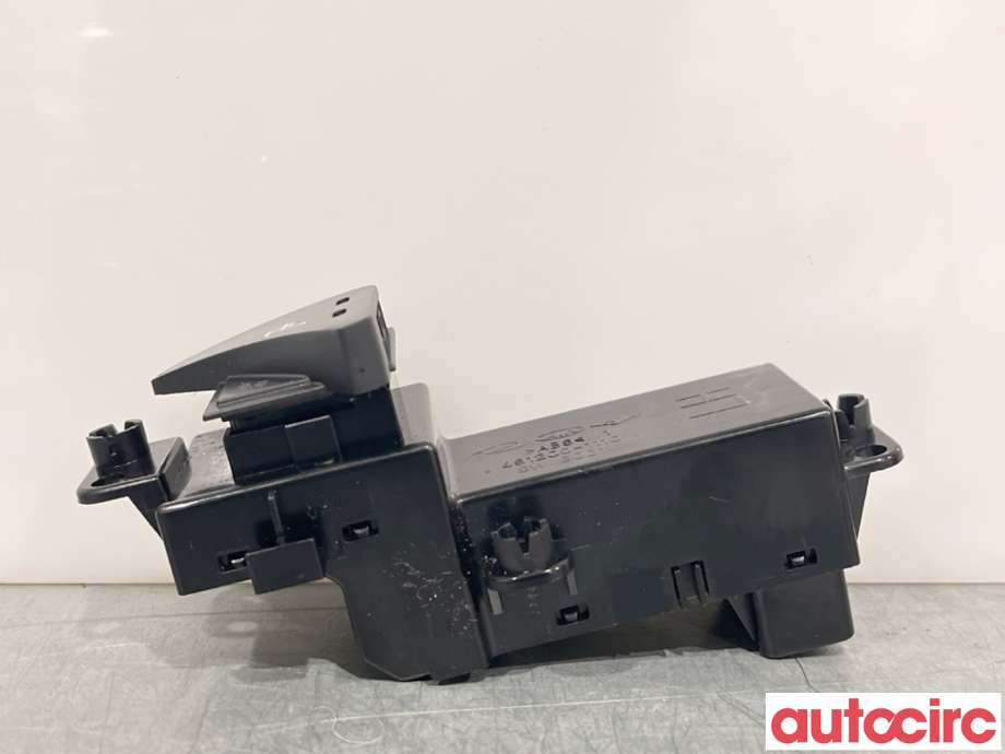Bryter setevarme til Kia Sportage 2010-2016 (Type III)  (KIA|933303W000WK|)
