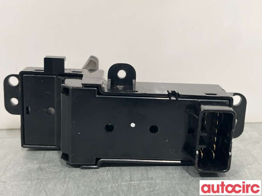 Bryter setevarme til Kia Sportage 2010-2016 (Type III)  (KIA|933303W000WK|)