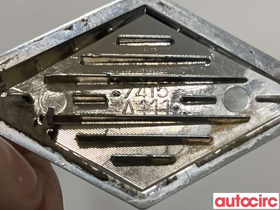 Emblem til Mitsubishi ASX 2010-2019  (MITSUBISHI|7415A111|)