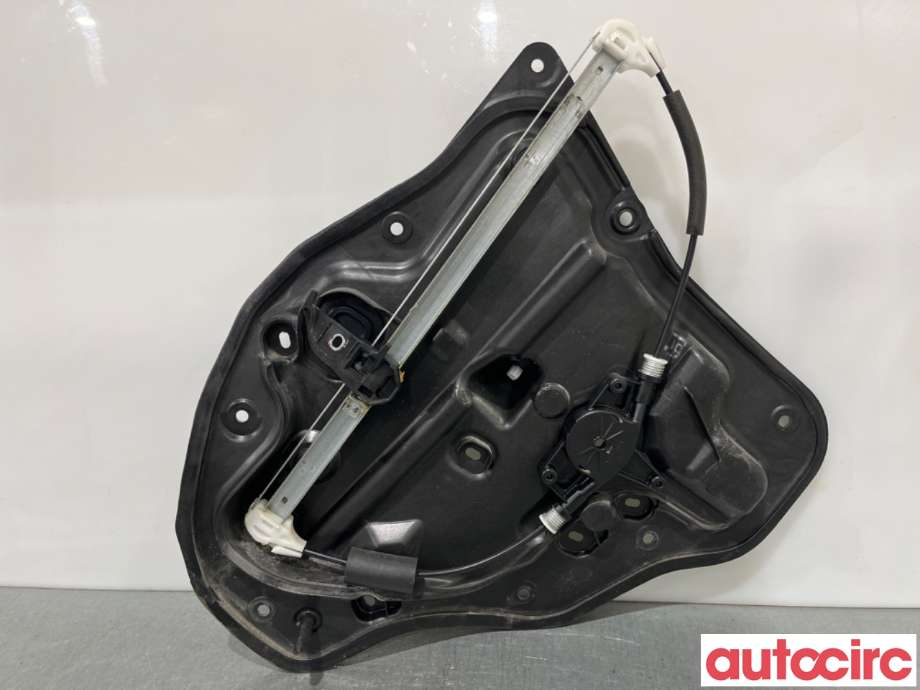 Ruteheis til Mazda CX-3 2015-2022  (MAZDA|D10E-72-590A||D09L7297X)