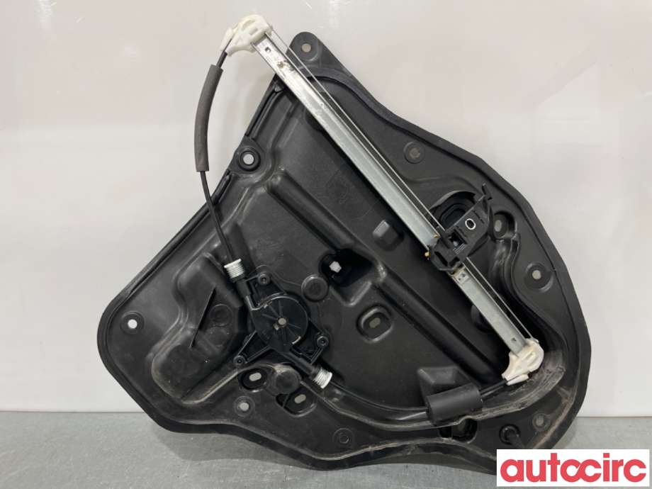Ruteheis til Mazda CX-3 2015-2022  (MAZDA|D10E-73-590A||D09L7397X)