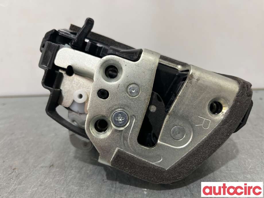 Låsekasse høyre bak til Toyota Avensis 2009-2015 (Type III, Fase 1)  (TOYOTA|6905005050|)