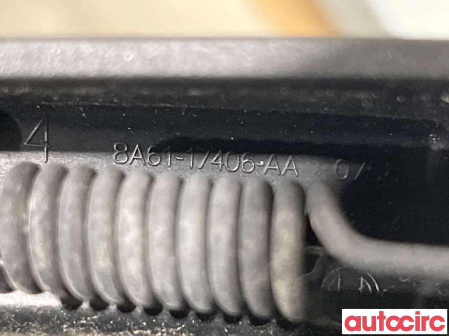 Viskerarm bakrute til Ford Fiesta 2008-2012 (Type VI, Fase 1)  (FORD|1513761||8A61-17406-AA)