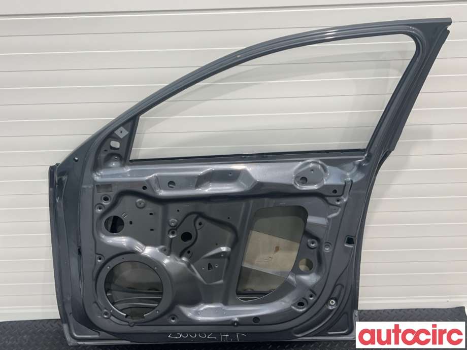 Dør høyre foran til Audi A4, Allroad 2009-2016 (Type I) (B8) (B8) (AUDI|8K0831052J|)