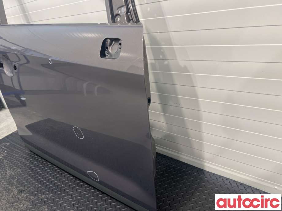 Dør høyre foran til Ford Kuga 2008-2012 (Type I)  (FORD|1712678|)