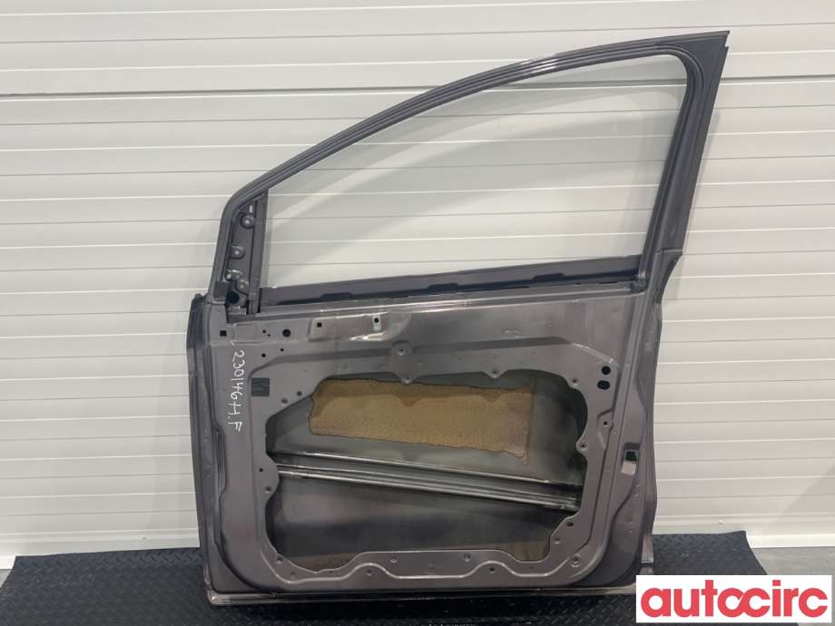 Dør høyre foran til Ford Kuga 2008-2012 (Type I)  (FORD|1712678|)