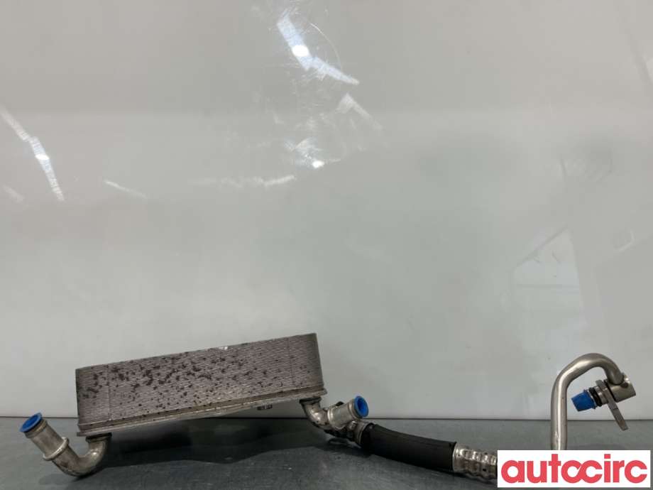 Oljekjøler til Audi A6 2011-2014 (Type IV, Fase 1) (C7) (C7) (AUDI|4G0317021M|V6883002|4G0317021AG)