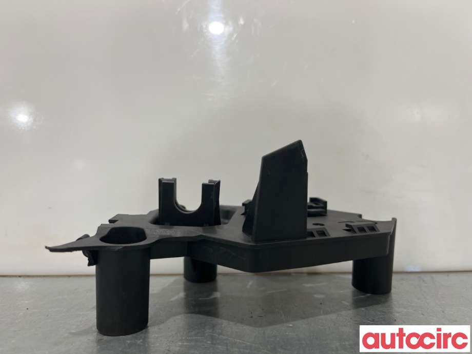 Diverse deler til BMW 5-Serie 2010-2017 (F10/F11) (F10/F11) (BMW|13627823854|)