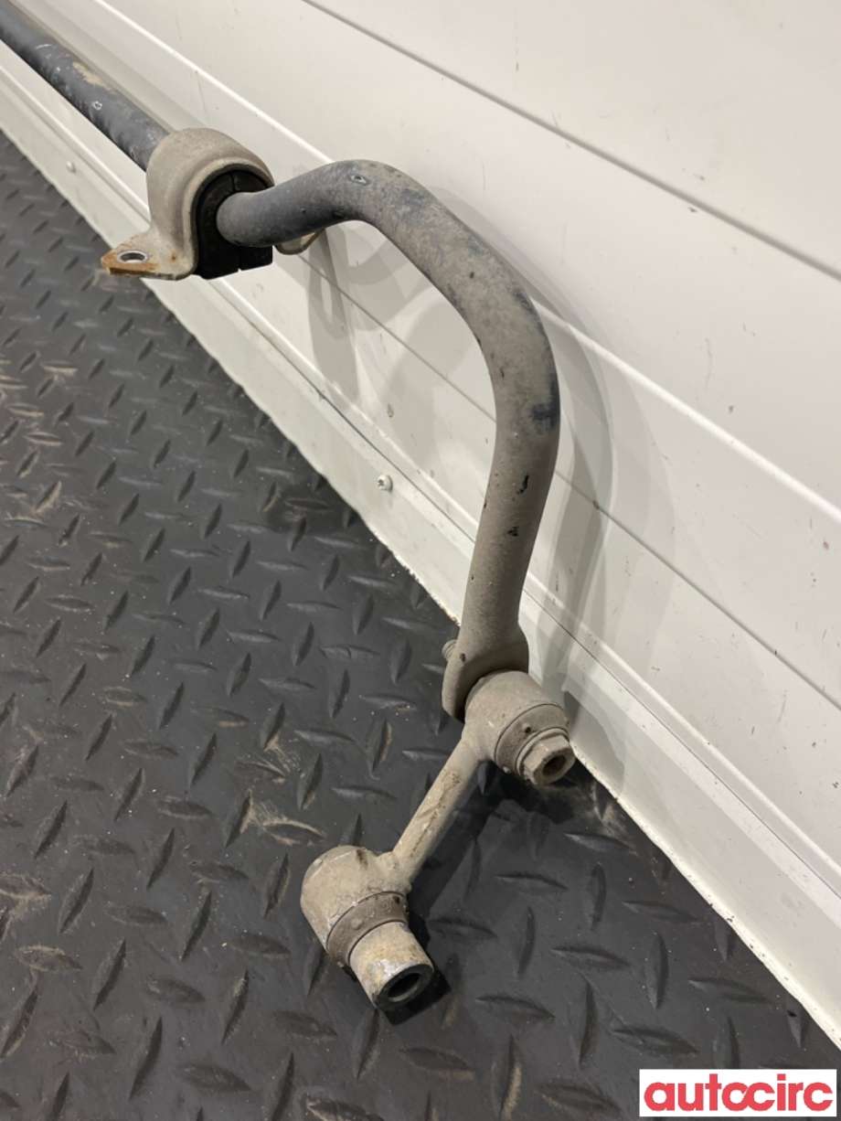 Stabilisatorstag bak til Mercedes A-Klasse 2012-2018 (W176) (W176) (MERCEDES|A2463203911|)