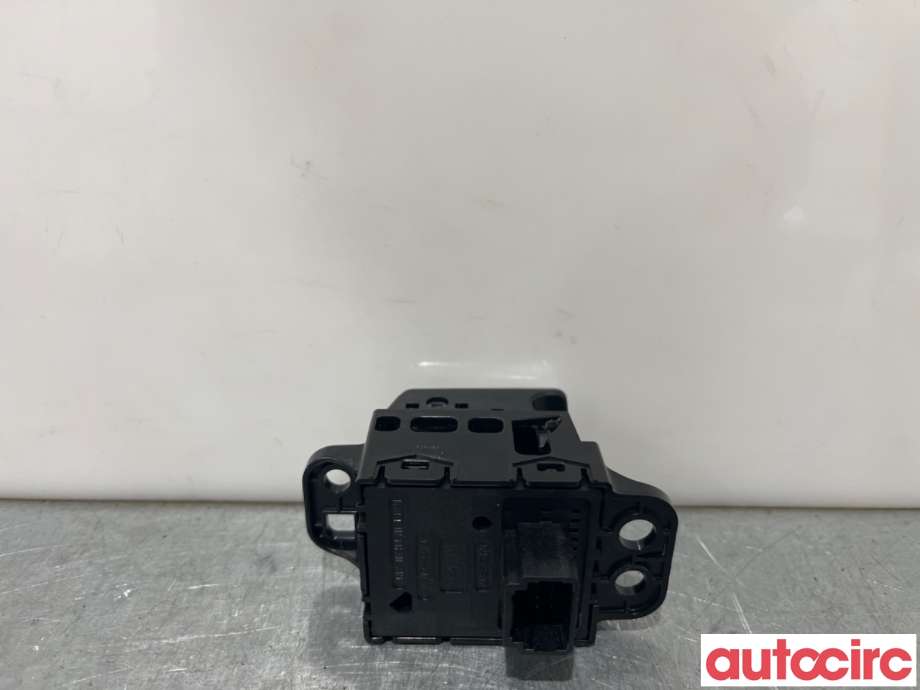 Bryter elektrisk håndbrekk/parkbrems til Nissan Qashqai 2014-2021 (Type II)  (NISSAN|251754BA0A||251754BA0B)