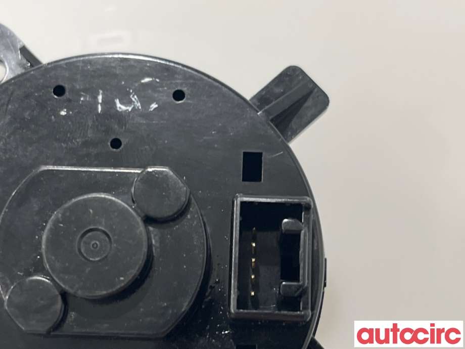 Bryter diverse til Mitsubishi Outlander 2010-2012 (Type II, Fase 2)  (MITSUBISHI|8604A008|)