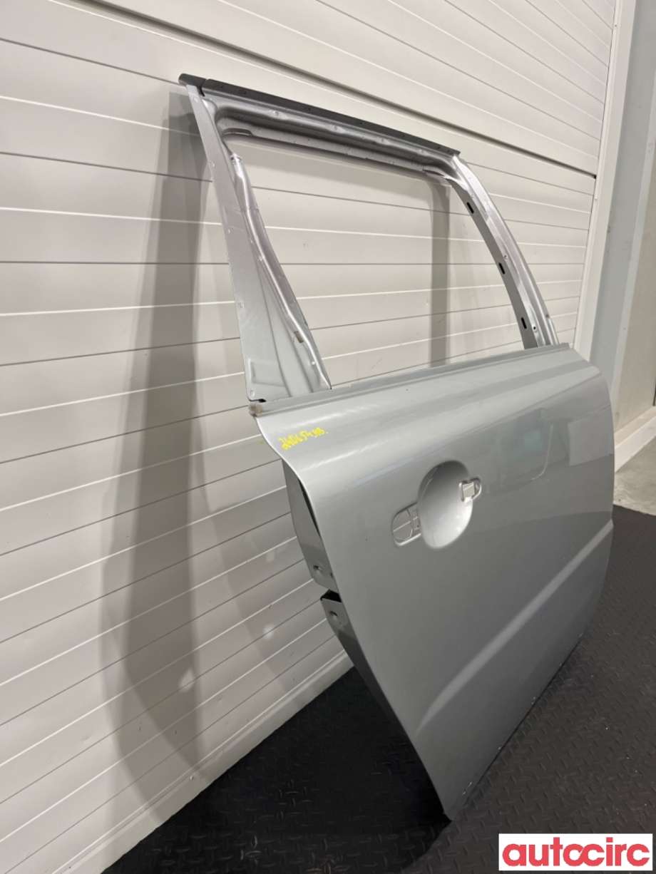 Dør høyre bak til Volvo XC70 2008-2013 (Type II, Fase 1)  (VOLVO|32228897|)