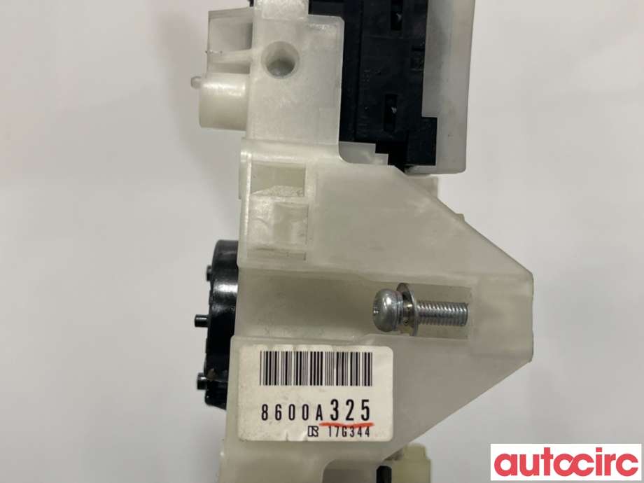 Bryter combi til Mitsubishi Outlander 2010-2012 (Type II, Fase 2)  (MITSUBISHI|8600A304|)