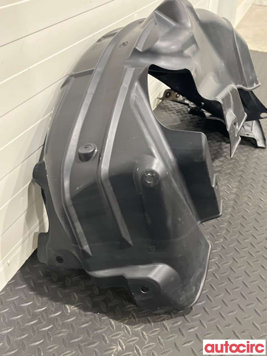 Skjerm locari venstre foran til Toyota Yaris 2020-->> (Type IV) (TOYOTA|65638K0050|)