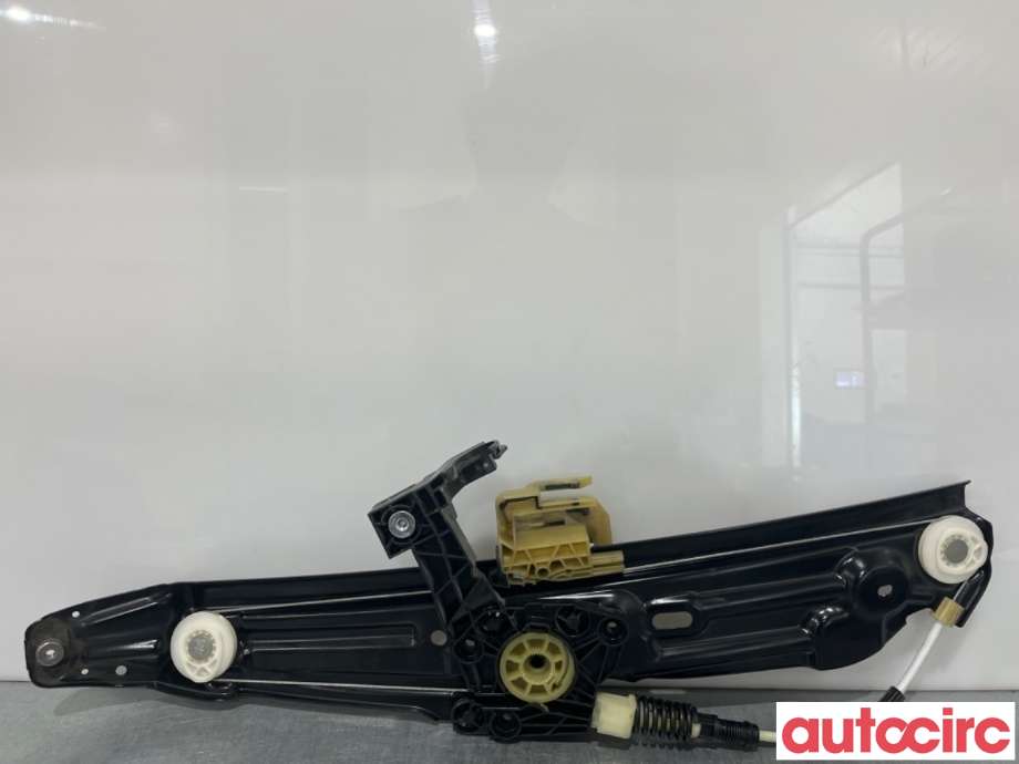 Ruteheis til BMW 5-Serie 2010-2017 (F10/F11) (F10/F11) (BMW|51357182614|)