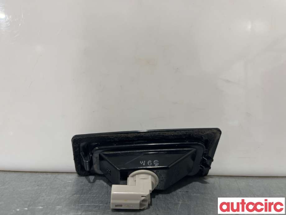 Skiltlys til Mazda CX-3 2015-2022  (MAZDA|B45A-51-270B|)