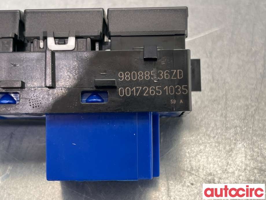 Bryter diverse til Peugeot Expert 2016-->> (Type III)  (PEUGEOT|98088536ZD|)
