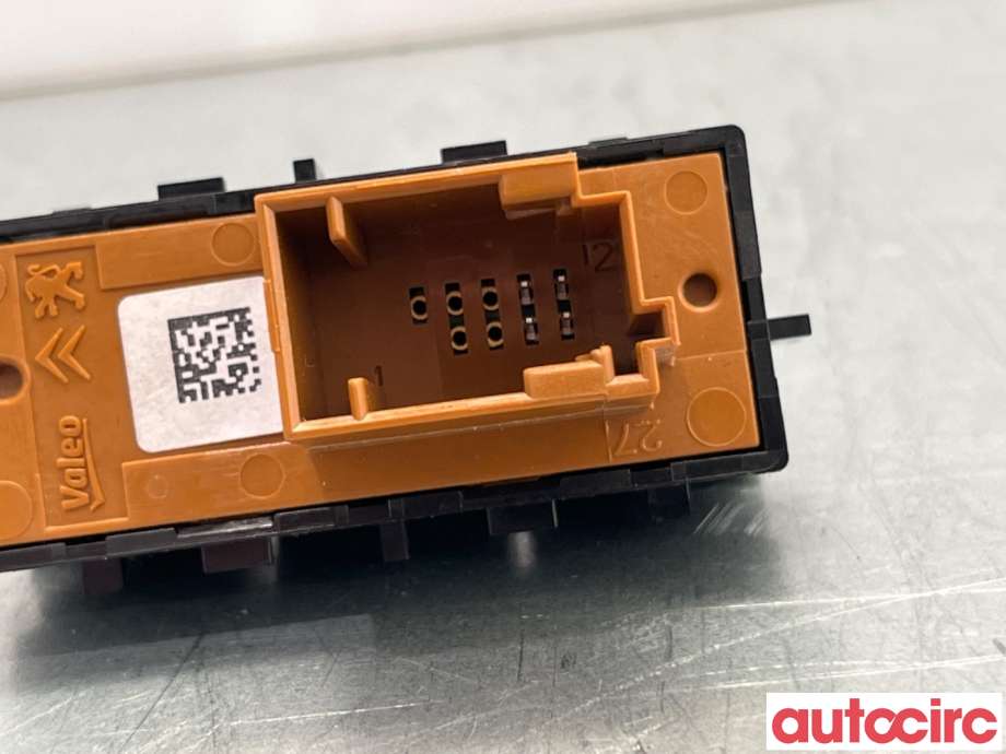Bryter Antispinn til Peugeot Expert 2016-->> (Type III)  (PEUGEOT|98088542ZD|)