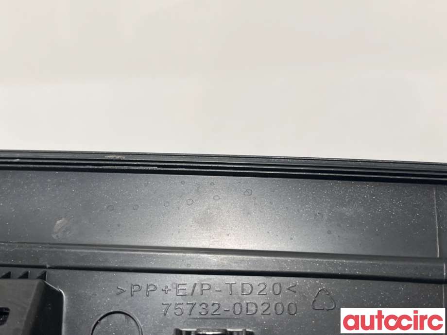 Lister til Toyota Yaris 2014-2020 (Type III, Fase 2) (TOYOTA|757320D200|)