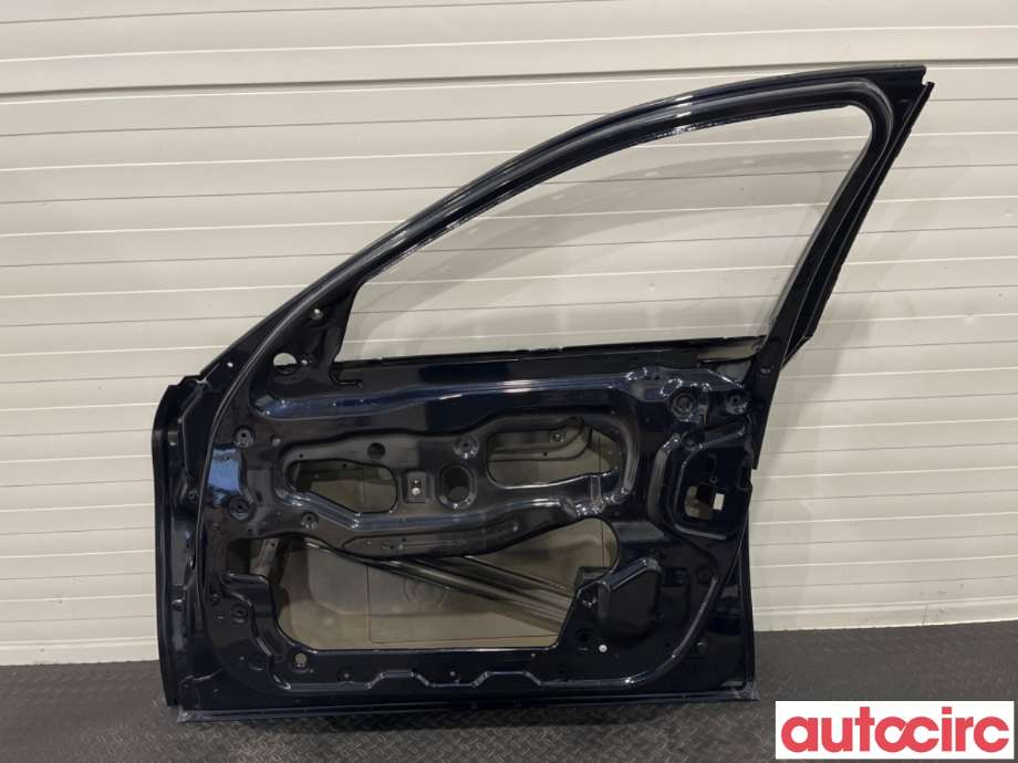 Dør høyre foran til Nissan Pulsar 2014-->> (NISSAN|H01003ZLMB||H01003ZLMA)