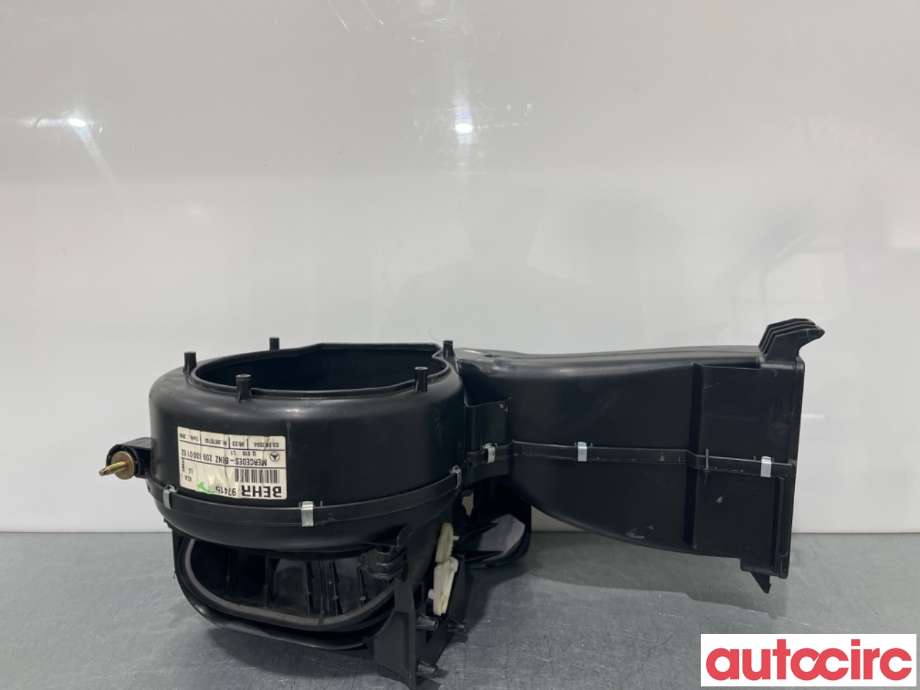 Diverse deler til Mercedes G-Wagen 1990-->> (W463) (W463) (MERCEDES|A2038300503|)