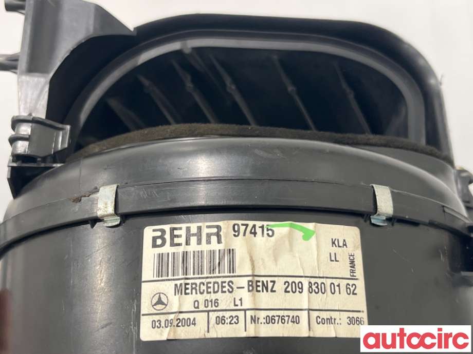 Diverse deler til Mercedes G-Wagen 1990-->> (W463) (W463) (MERCEDES|A2038300503|)