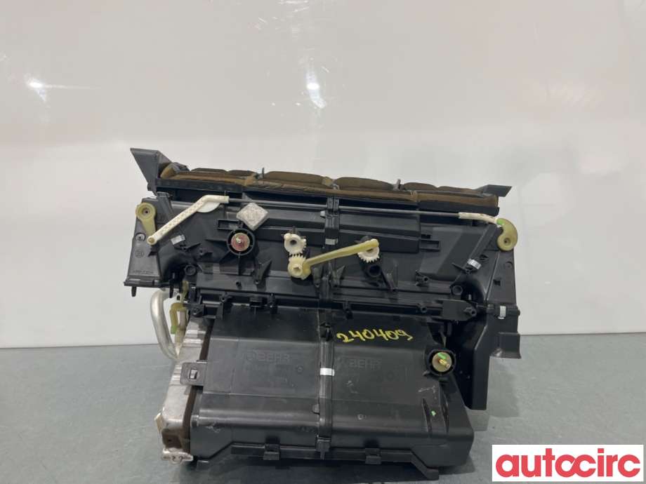 Diverse deler til Mercedes G-Wagen, 1990-->> (W463) (W463) (MERCEDES|A2038300103)