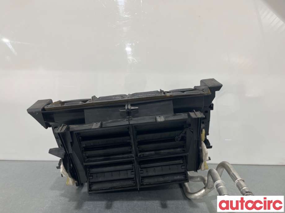 Diverse deler til Mercedes G-Wagen 1990-->> (W463) (W463) (MERCEDES|A2038300103|)