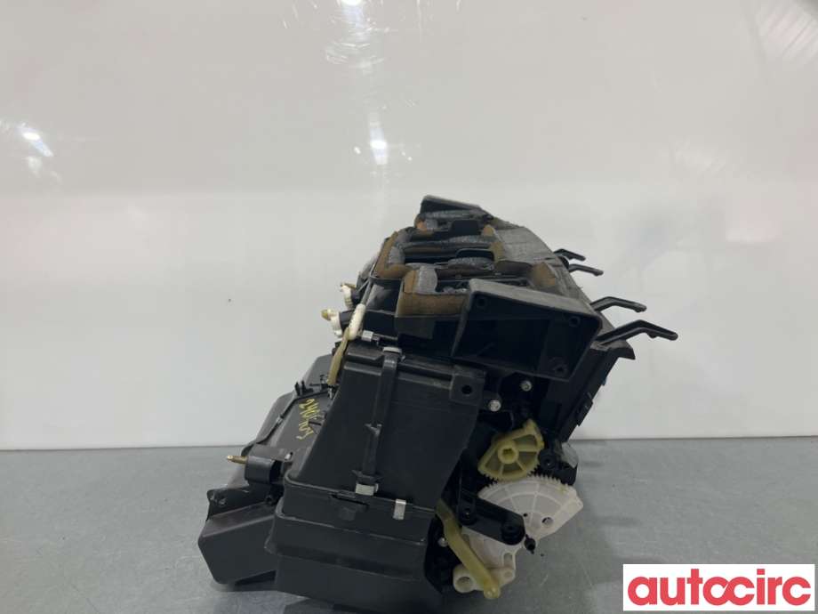 Diverse deler til Mercedes G-Wagen 1990-->> (W463) (W463) (MERCEDES|A2038300103|)