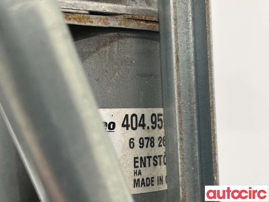 Viskermotor frontrute til BMW 3-Serie 2005-2011 (E90/E91/E92/E93) (E90/E91/E92/E93) (BMW|61617161711|404959|6978263)