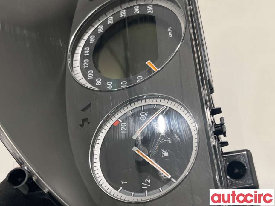 Instrumentpanel til Mercedes C-Klasse 2007-2011 (Fase 1) (W204) (W204) (MERCEDES|A2049004300||A2049003005)