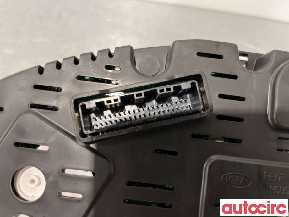 Instrumentpanel til Kia Sportage 2010-2016 (Type III)  (KIA|940133U516||94013-3U576)