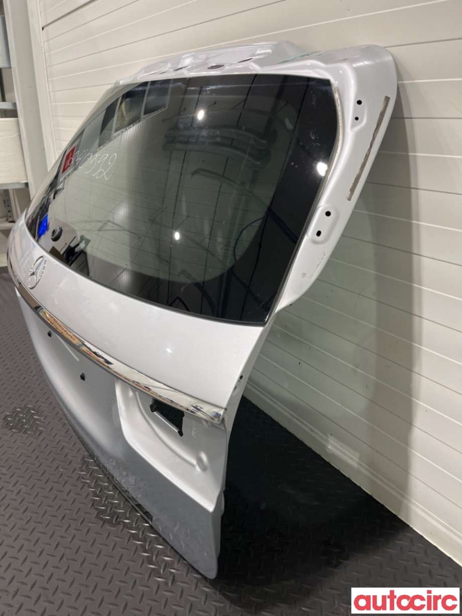 Bakluke til Mercedes E-Klasse 2016-2023 (W213) (W213) (MERCEDES|A2137400105|)
