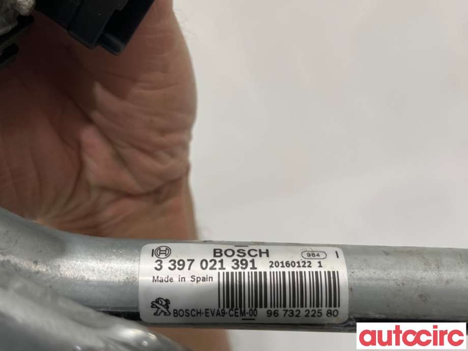 Viskermotor frontrute til Peugeot 208 2012-2019 (Type I)  (PEUGEOT|9673222580|0390241540)