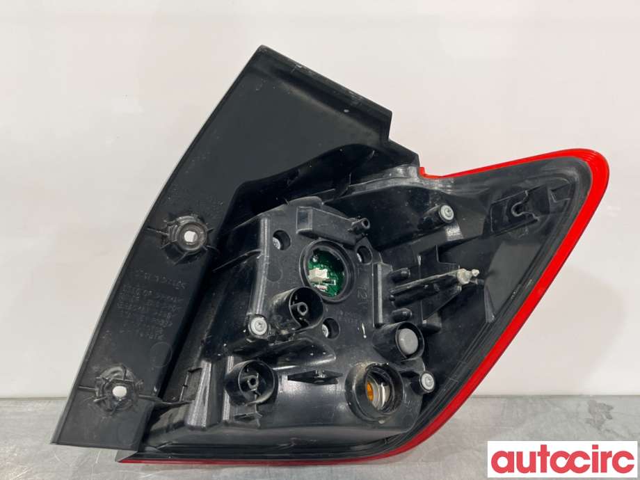 Baklykt venstre til Mitsubishi ASX 2010-2019  (MITSUBISHI|8330A689|)