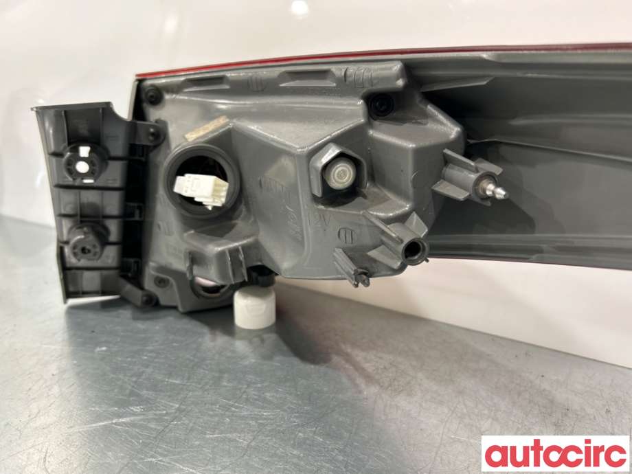 Baklykt venstre til Hyundai i40 2012-2017  (HYUNDAI|924013Z000|)
