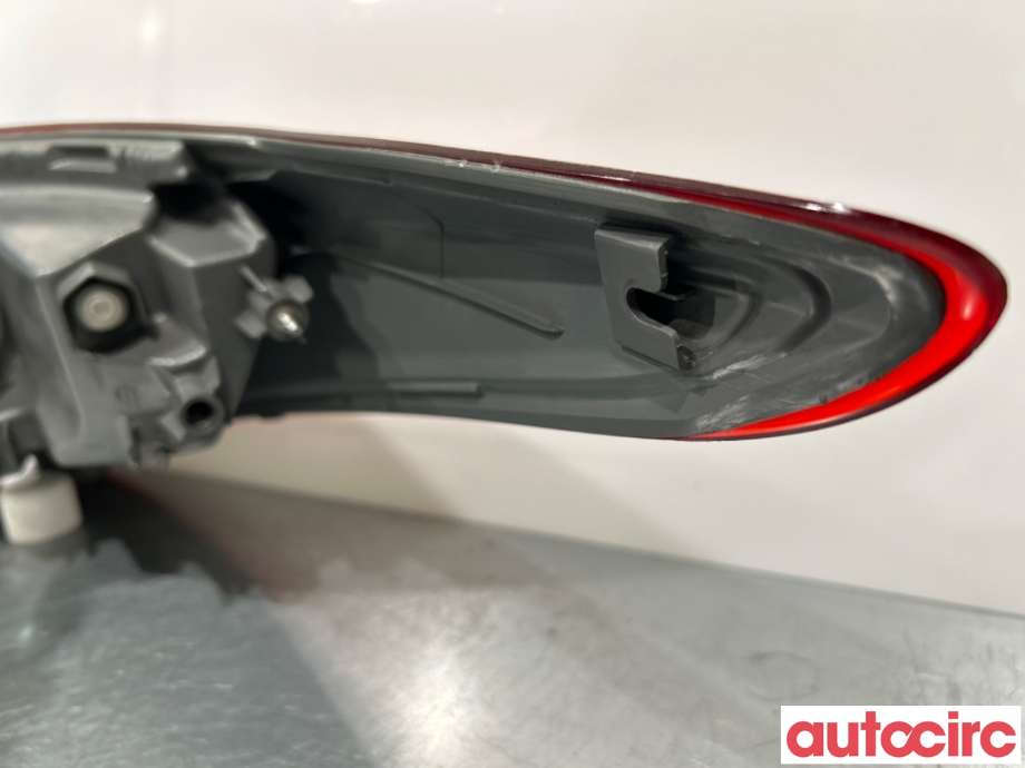 Baklykt venstre til Hyundai i40 2012-2017  (HYUNDAI|924013Z000|)