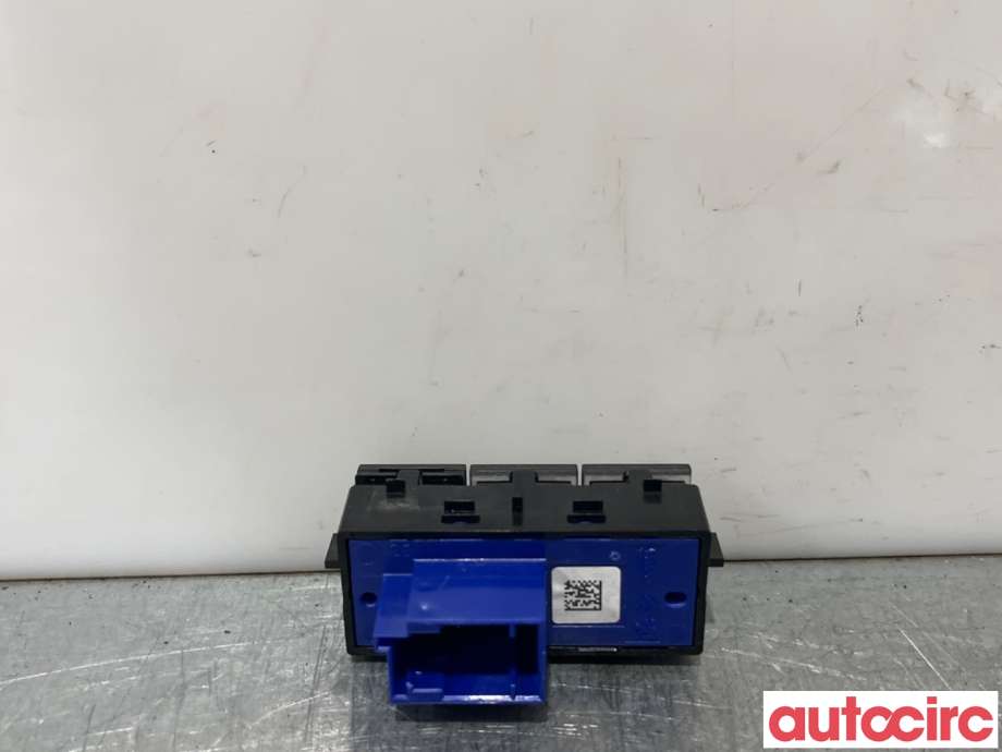 Bryter Antispinn til Peugeot 2008 2013-2019 (Type I)  (PEUGEOT|96750115ZD|)