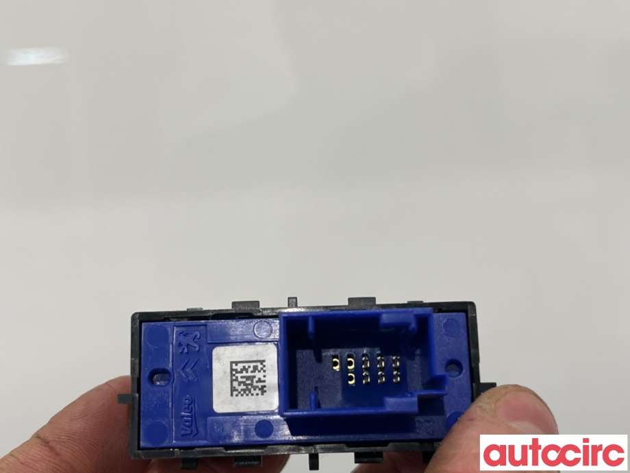 Bryter Antispinn til Peugeot 2008 2013-2019 (Type I)  (PEUGEOT|96750115ZD|)