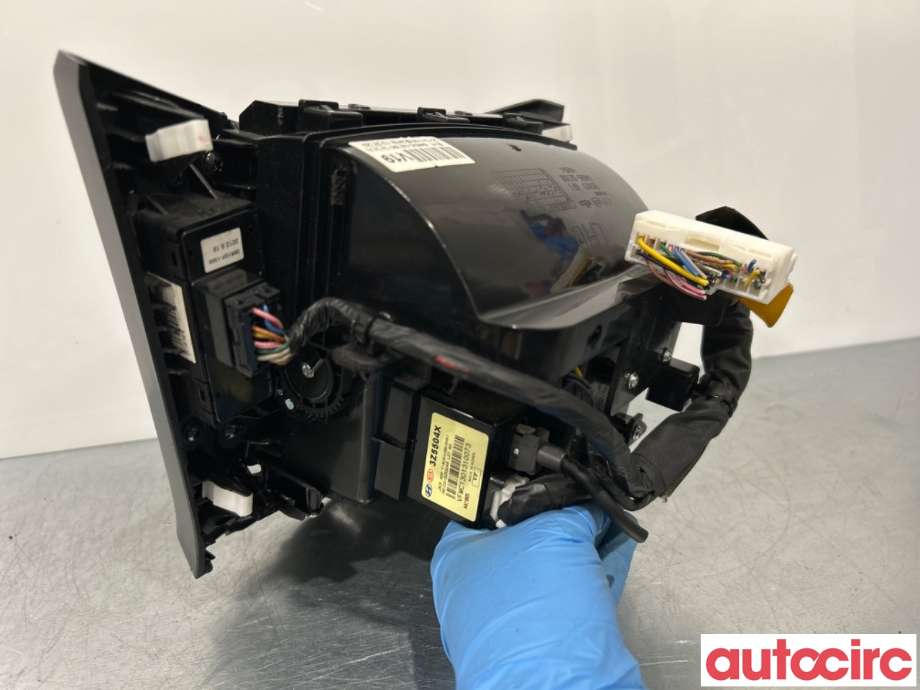 Innredning, Konsoll til Hyundai i40 2012-2017  (HYUNDAI|846353Z100||846303Z180)