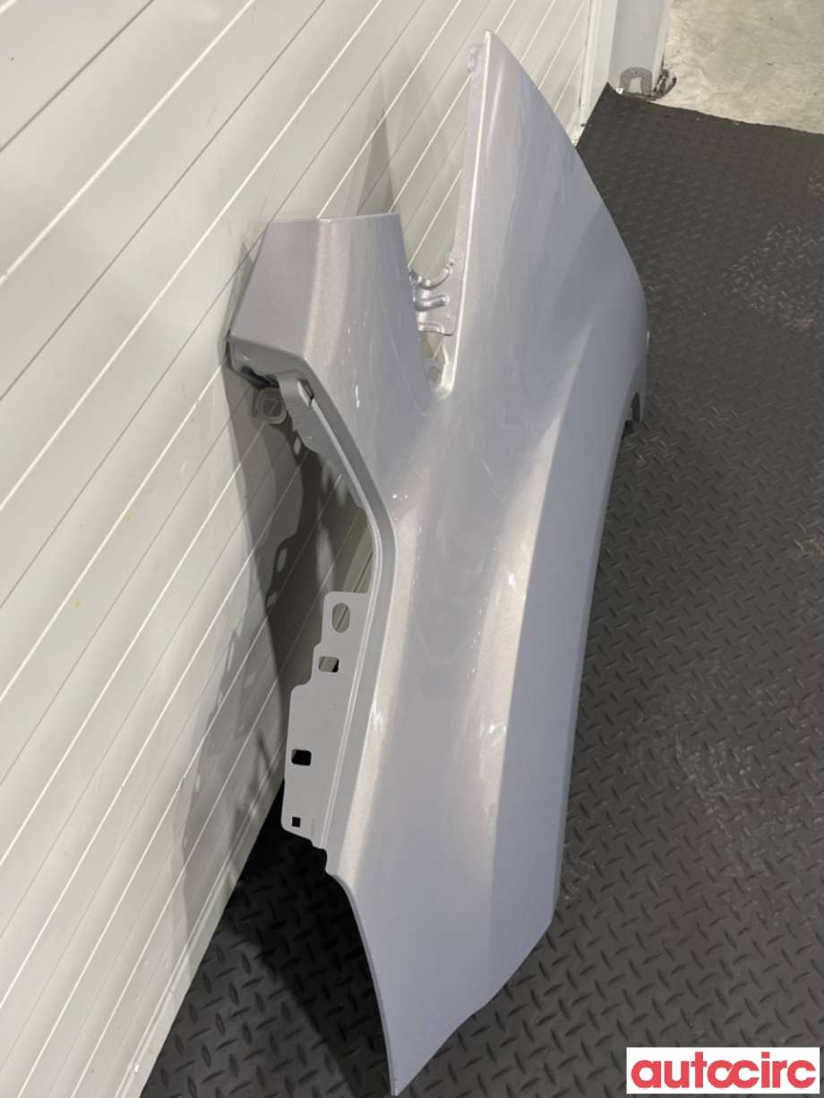 Skjerm venstre foran til Ford C-Max 2010-2015 (Type II, Fase 1)  (FORD|1929670|PAM51-R16009-AE|)